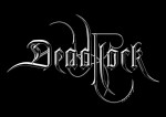 Deadlock-bändin logo mustaa taustaa vasten hopeanvärisellä värillä kirjoitettuna.