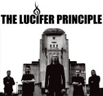 The Lucifer Principle -bändin mustavalkoinen promokuva, jossa viisi mustiin pukeutunutta miestä seisoo rivissä jonkinlaisen kivirakennuksen edessä. Taivas on vitivalkoinen. Kuvan yläosassa näkyy yhtyeen logo.