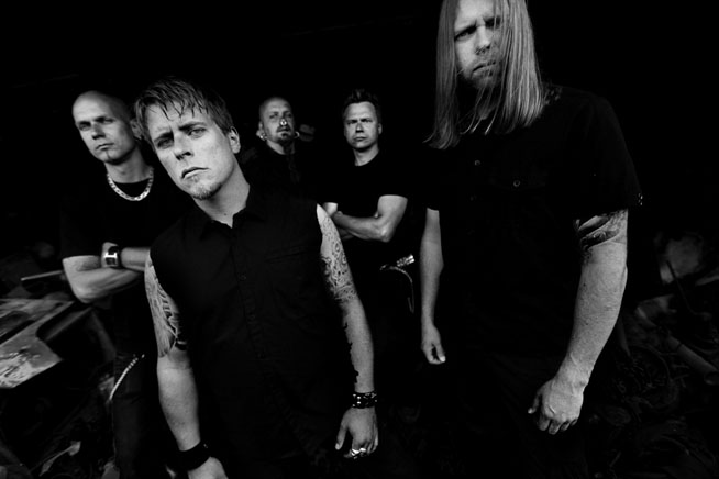 Kuvassa Evocation. Kuvan otti Anton Hedberg. Harmaasävyinen bändikuva Evocation-yhtyeestä. Kuvan otti Anton Hedberg.