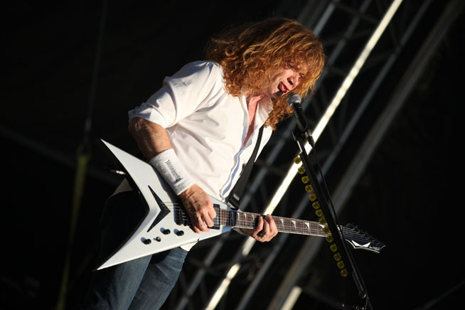 Kuvassa Megadeth esiintymässä Tuska 2012 -festivaalissa. Kuvan otti Jouni Kautto.