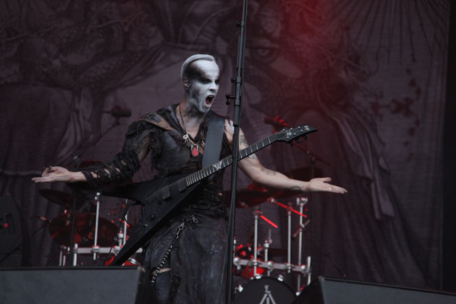 Kuvassa Behemoth esiintymässä Tuska 2012 -festivaalissa. Kuvan otti Jouni Kautto.