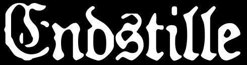 Mustavalkoinen Endstille-bändin logo valkoisella värillä kirjoitettuna. Logon fonttina vanha goottityylinen kirjasinlaji, jossa kirjaimet ovat koristeellisia. Etenkin kirjain 'E' on lähes muodoton.